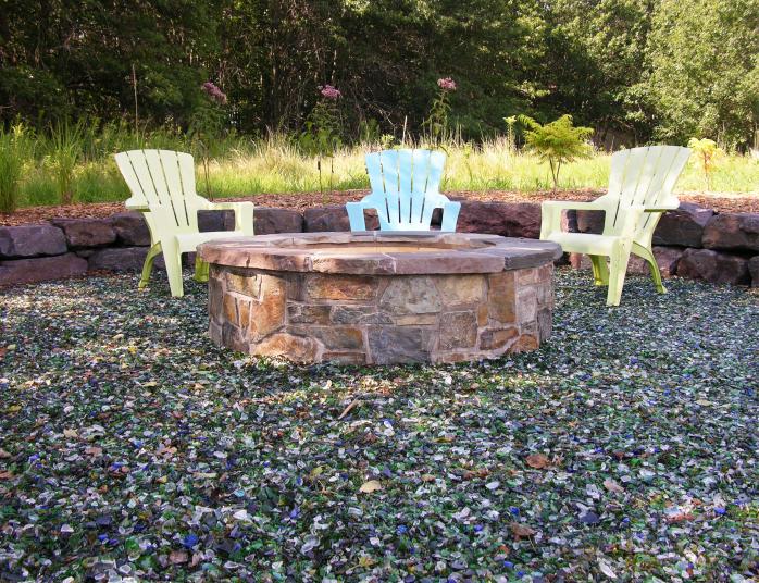 Glass pieces are a unique addition to this fire pit.